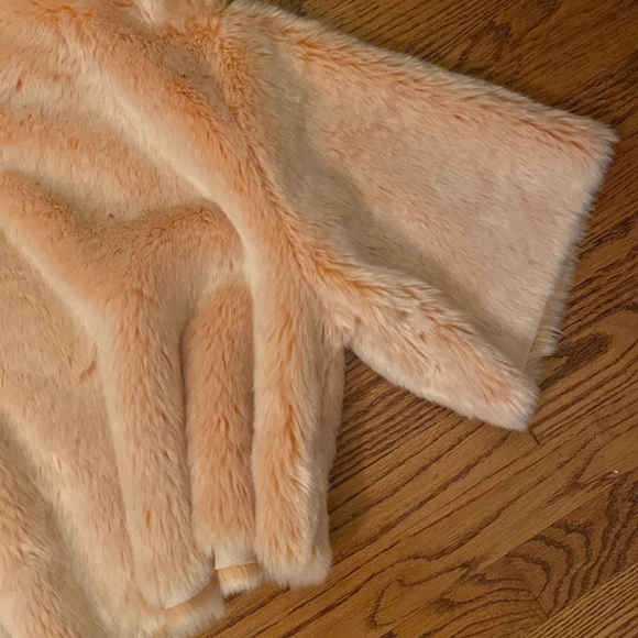 Zara salmon pink fur pull over. - Picture 3 of 8